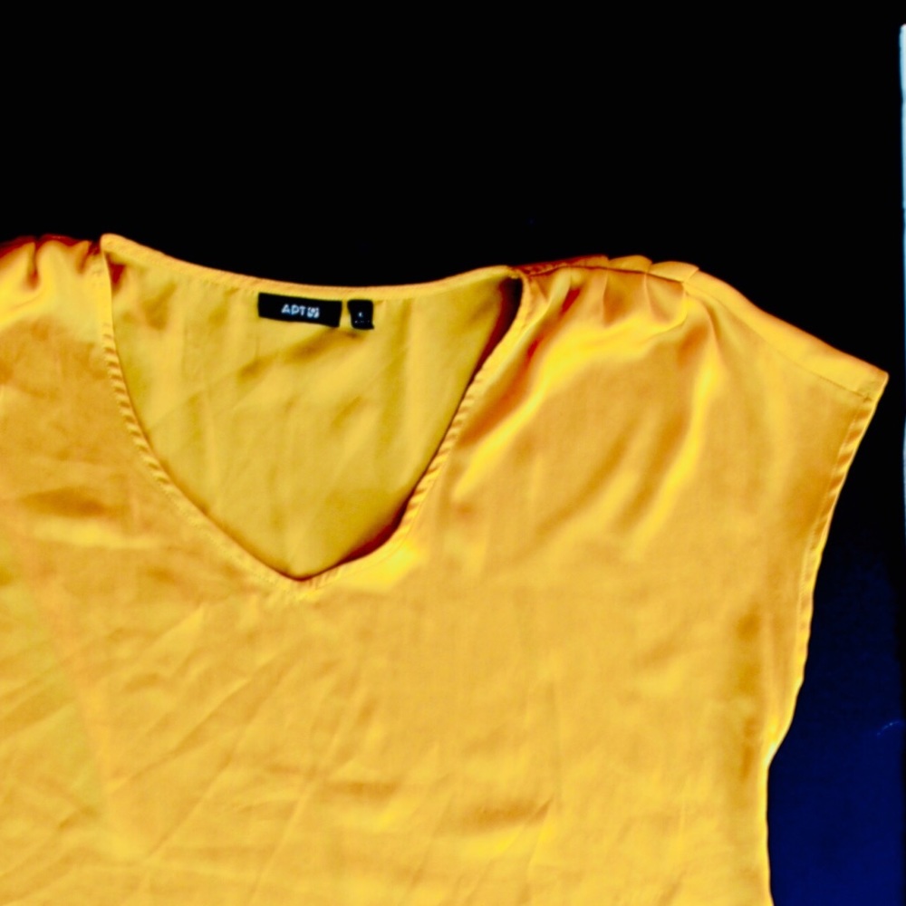 🚫SOLD🚫 APT. 9 Womens Gold Top