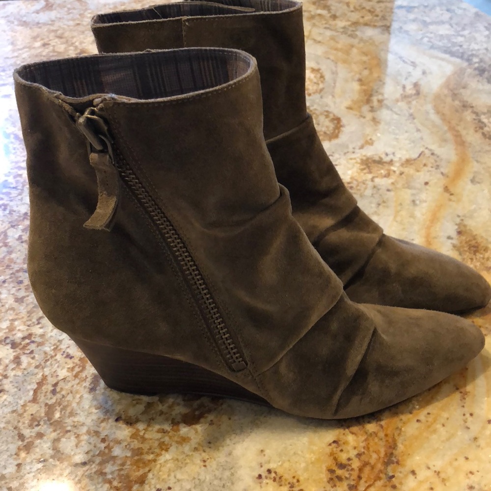 Nine West Olive Wedge Booties