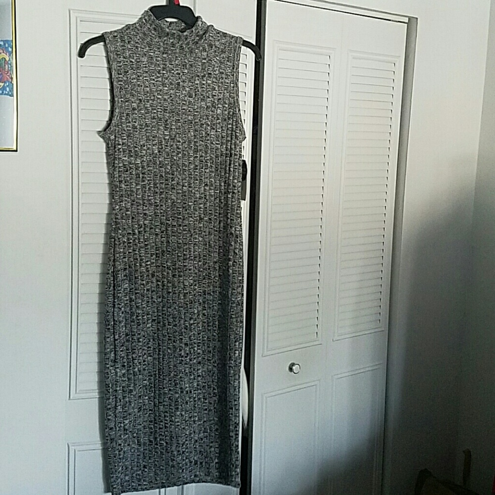 Sleeveless dress