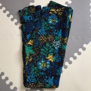 OS Lularoe Leggings. Hardly worn.