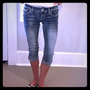 🆕Amethyst Capri Jeans 👖