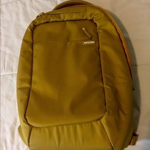 NWOT Incase Icon Lite Backpack