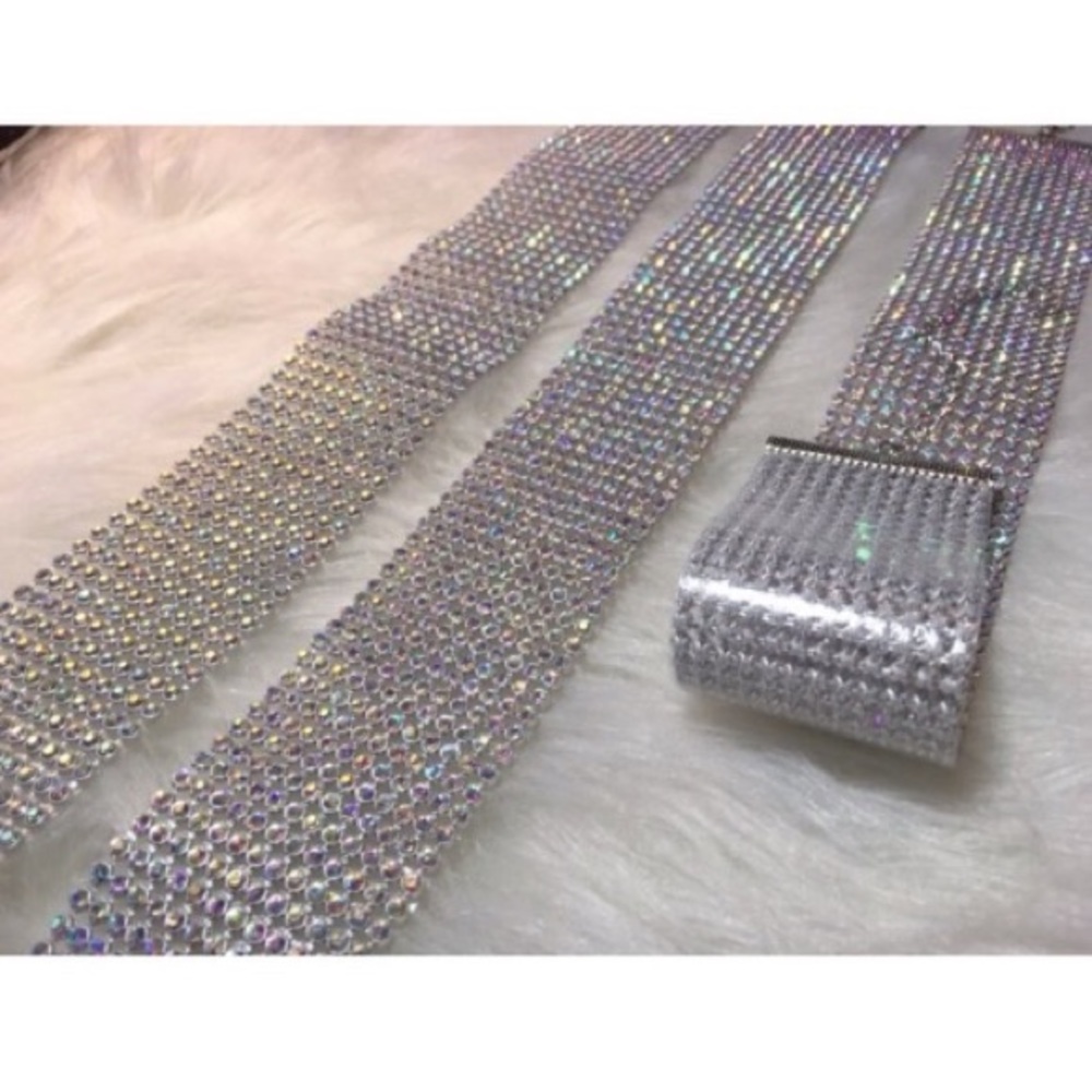 Iridescent Crystal Choker Necklace - Picture 3 of 7