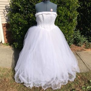 Wedding dress