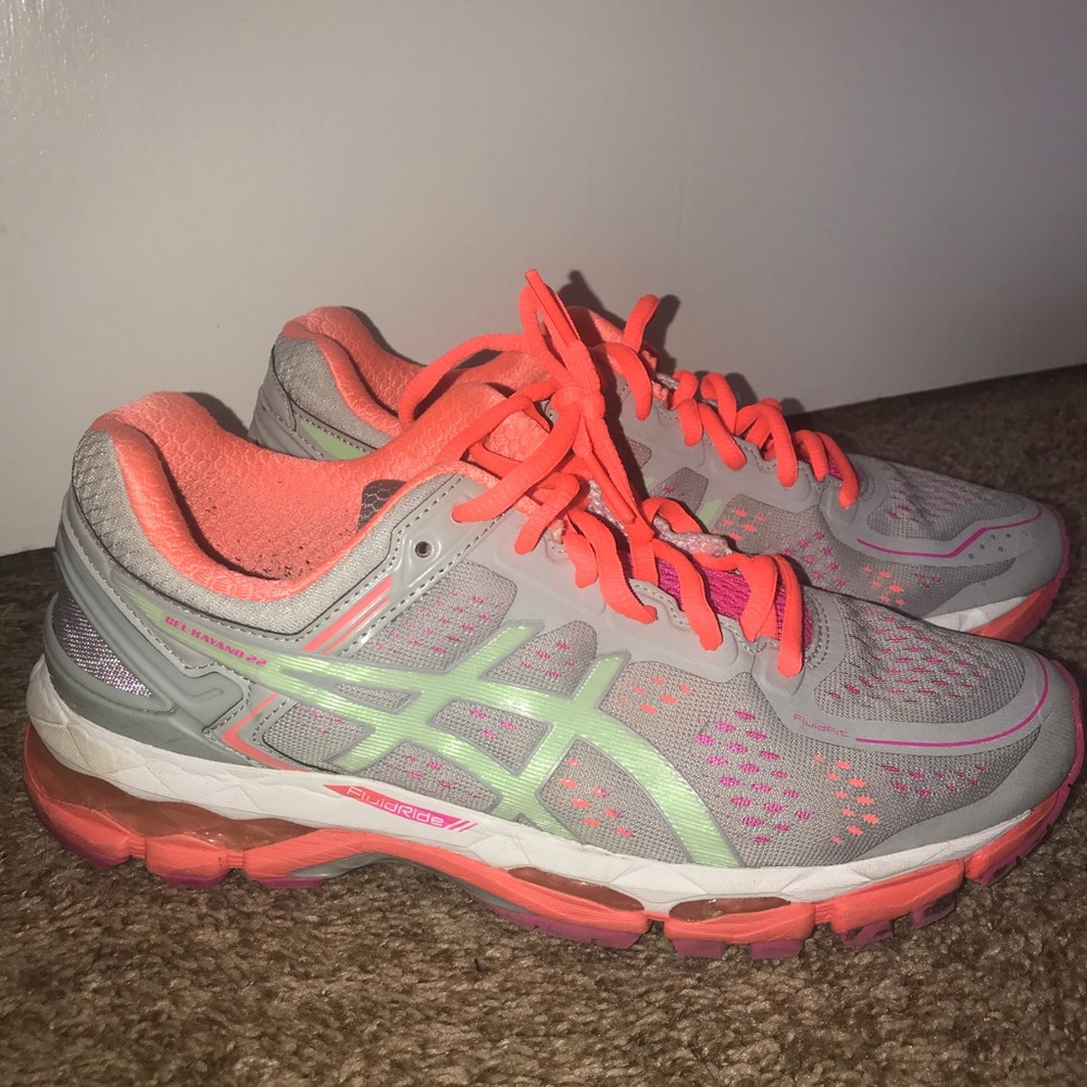 ASICS sz. 8.5 Gel-Kayano 22 running shoes