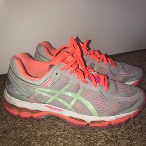ASICS sz. 8.5 Gel-Kayano 22 running shoes