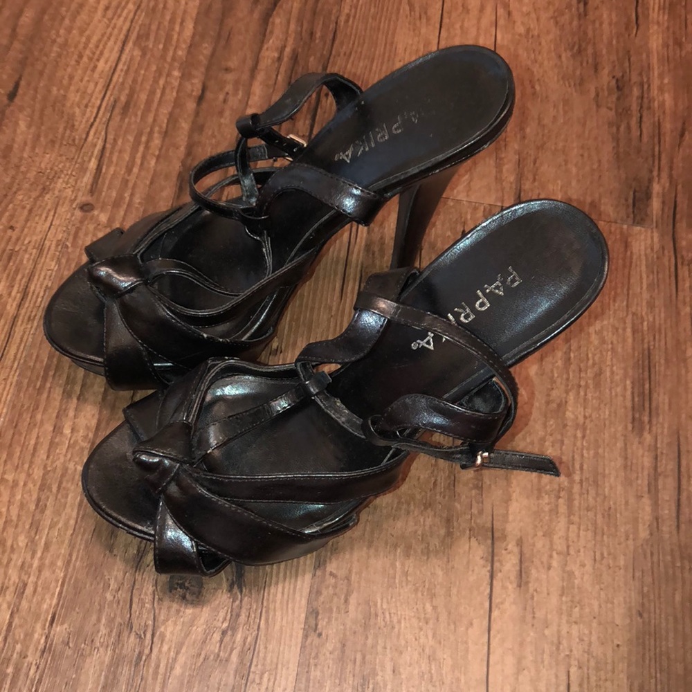 T- strap Peep Toe Black Heel