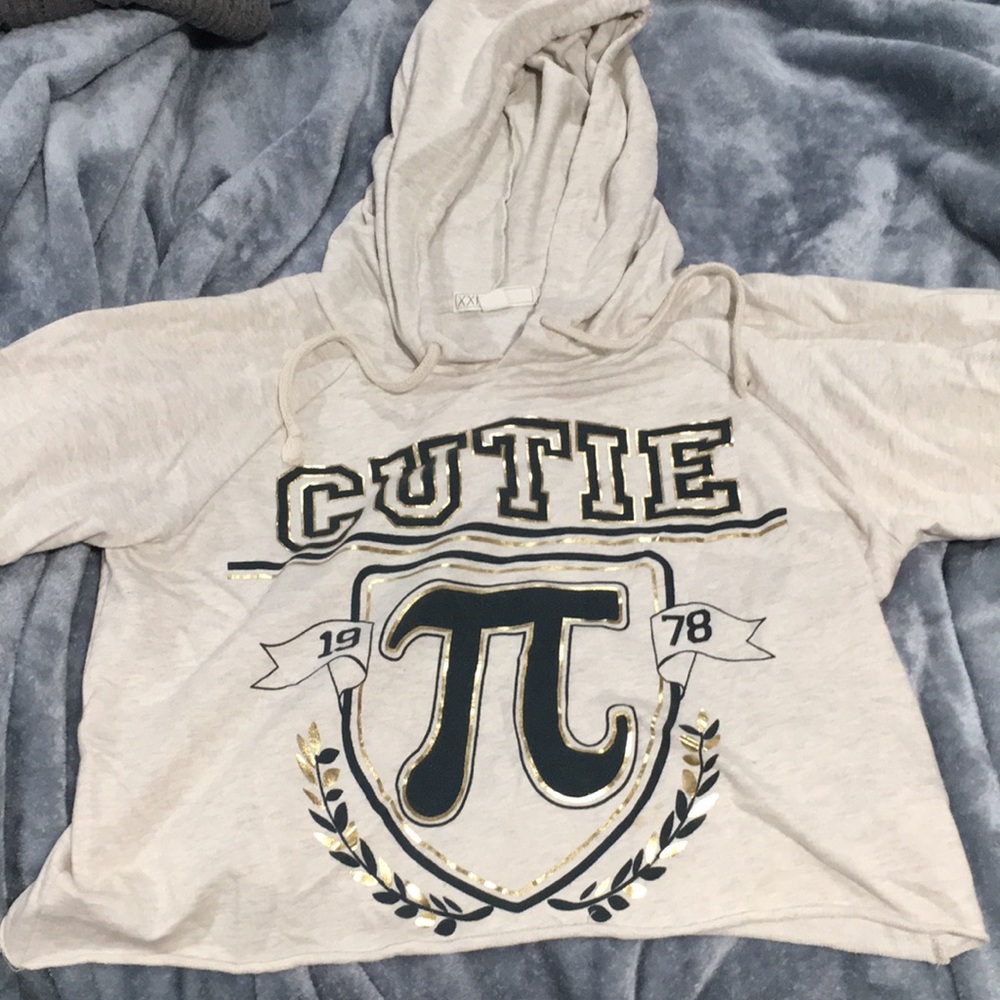 Hooded cropped sweatshirt