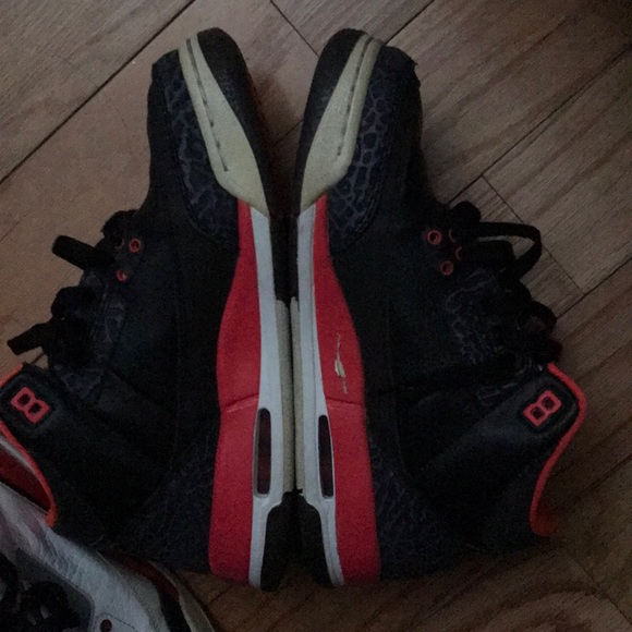 Selling Crimson 3s sz 6 og all but box. - Picture 5 of 5