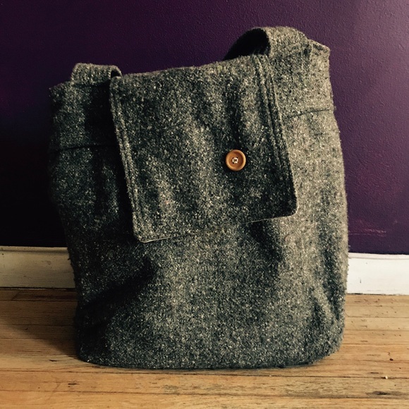 Handmade Wool over the shoulder bag - Picture 1 of 3