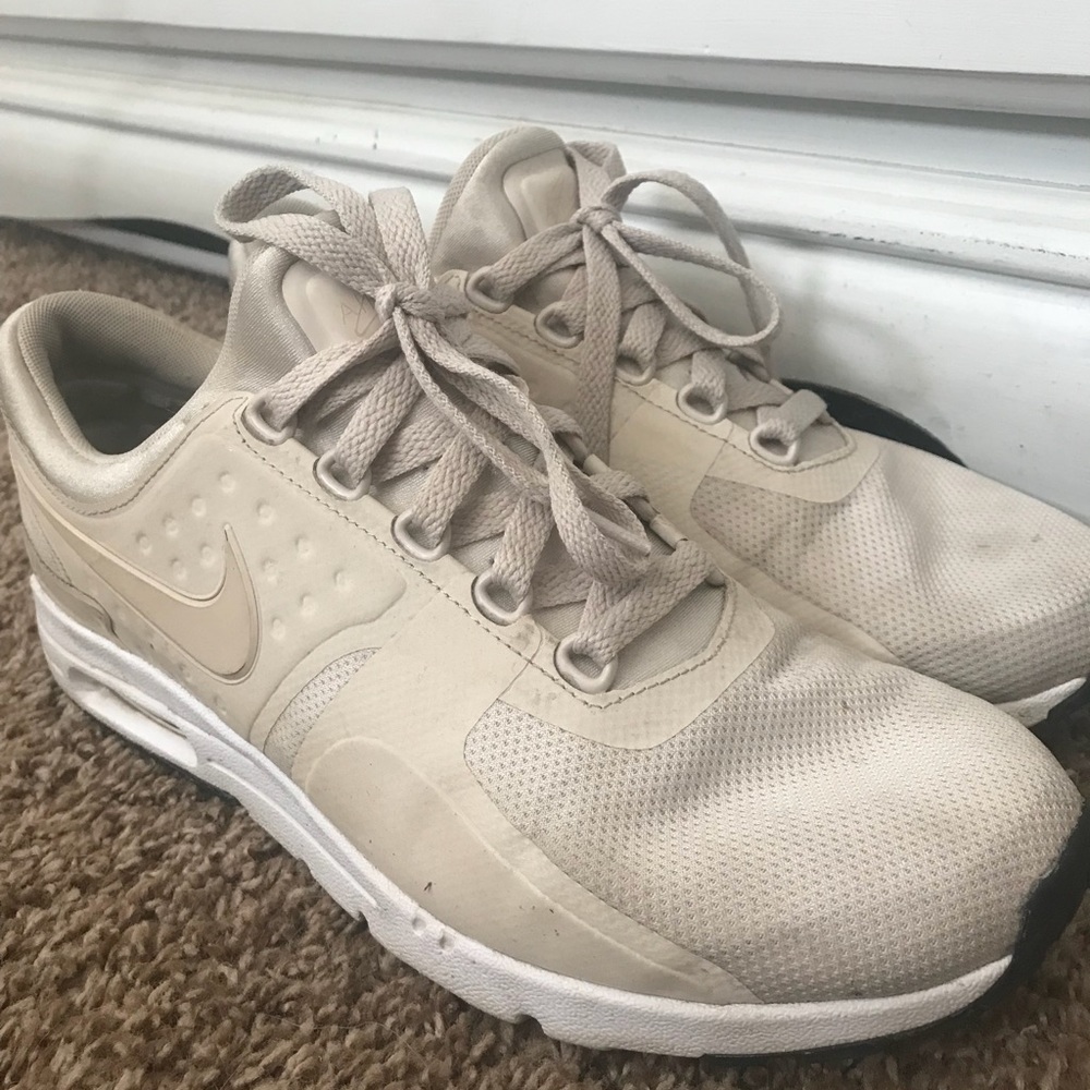 Nike Air Max Zero’s sz 9.5
