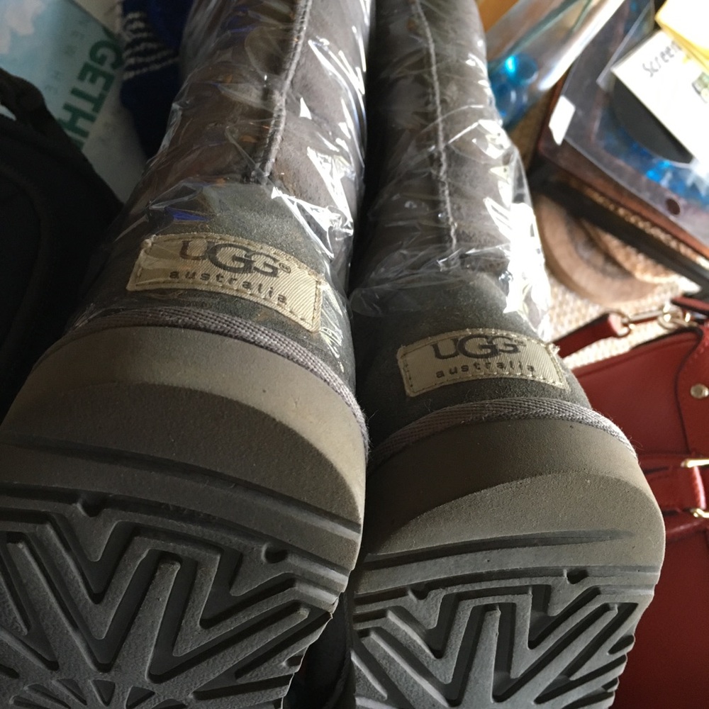 👢👢AUTHENTIC tall gray UGG boots