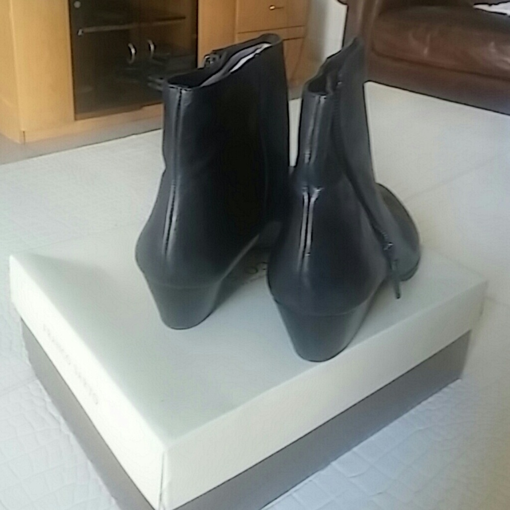 Boots - Picture 3 of 5