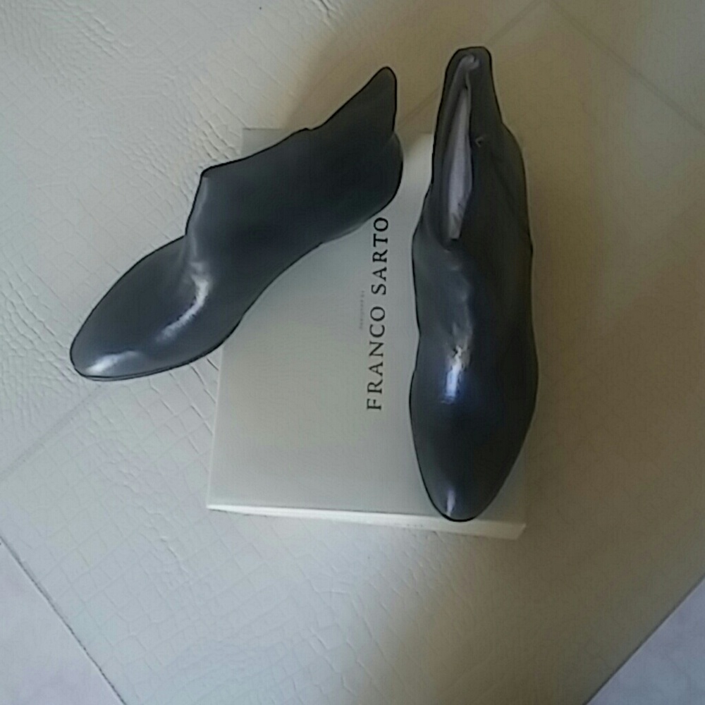Boots - Picture 4 of 5