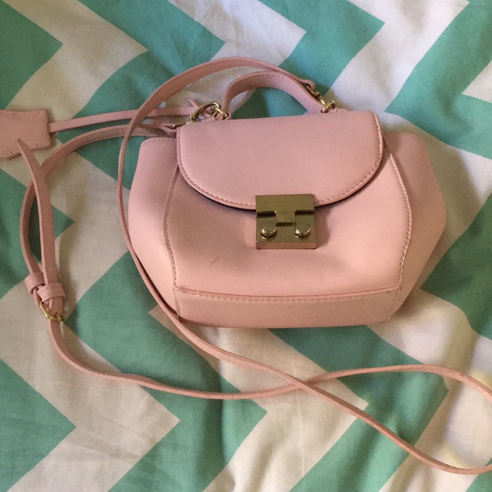 ADORABLE PINK CROSS BODY PURSE