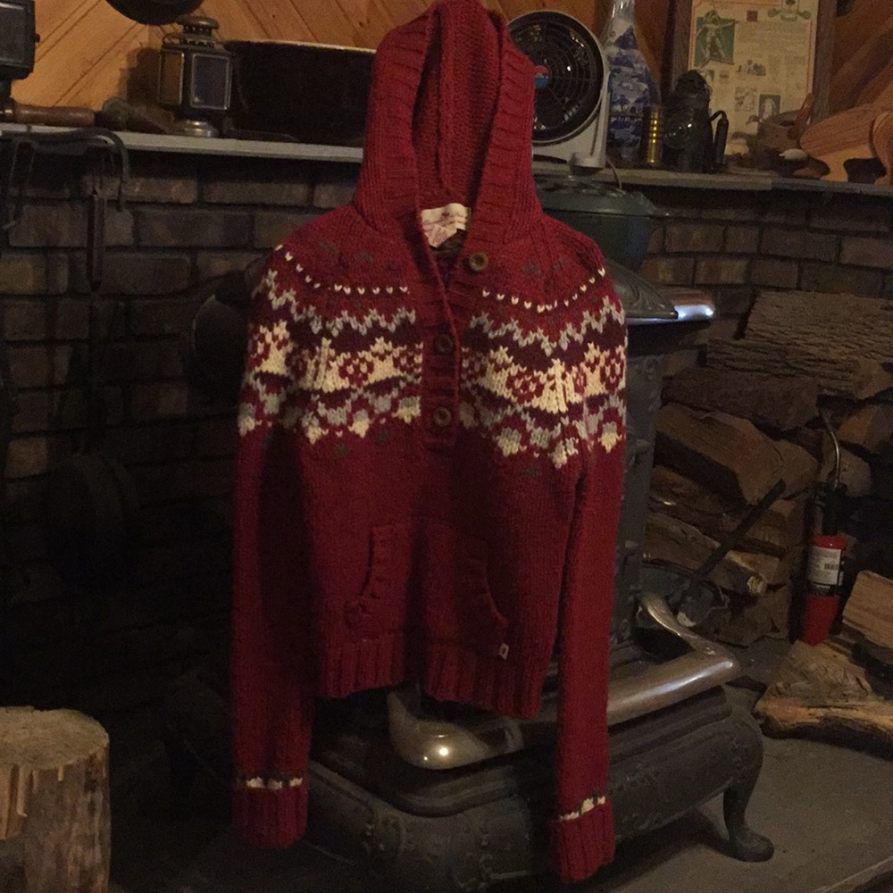 Abercrombie & Fitch-maroon sweater(women’s large)