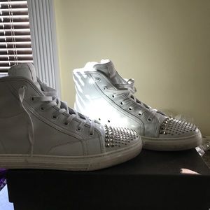 Women Gucci Sneakers size 40. Gently worn 4 times