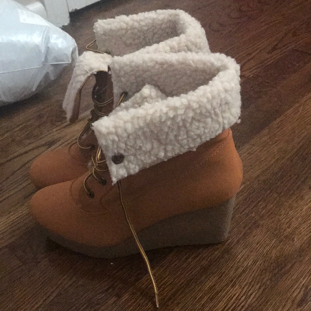 Shoes - Picture 2 of 3