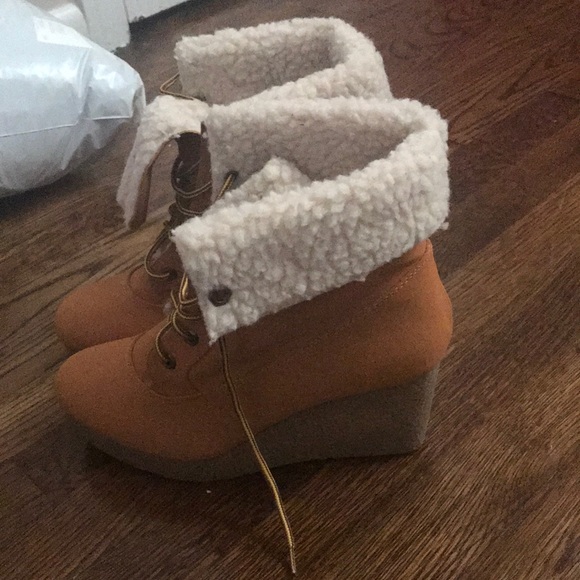 Shoes - Picture 2 of 3