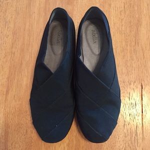 Black crossover low wedges