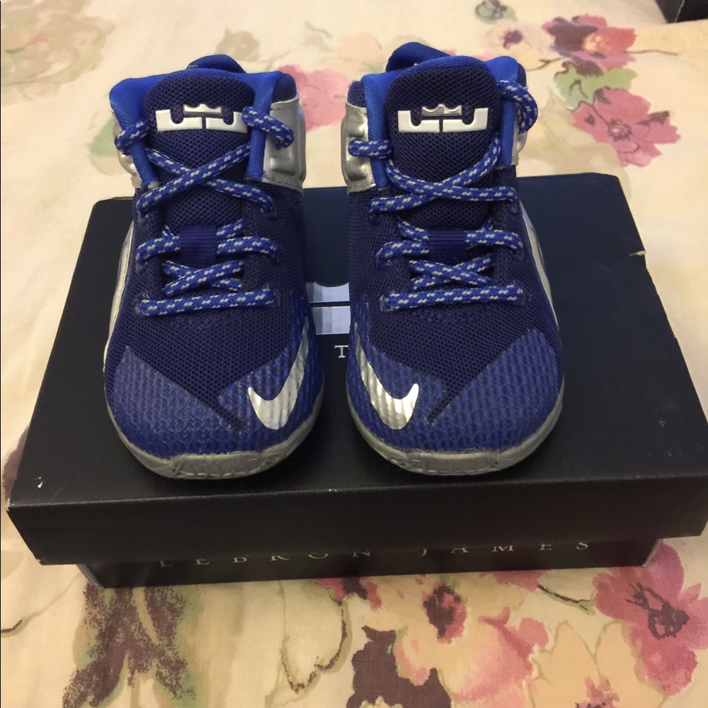Used Lebron XII size 5C
