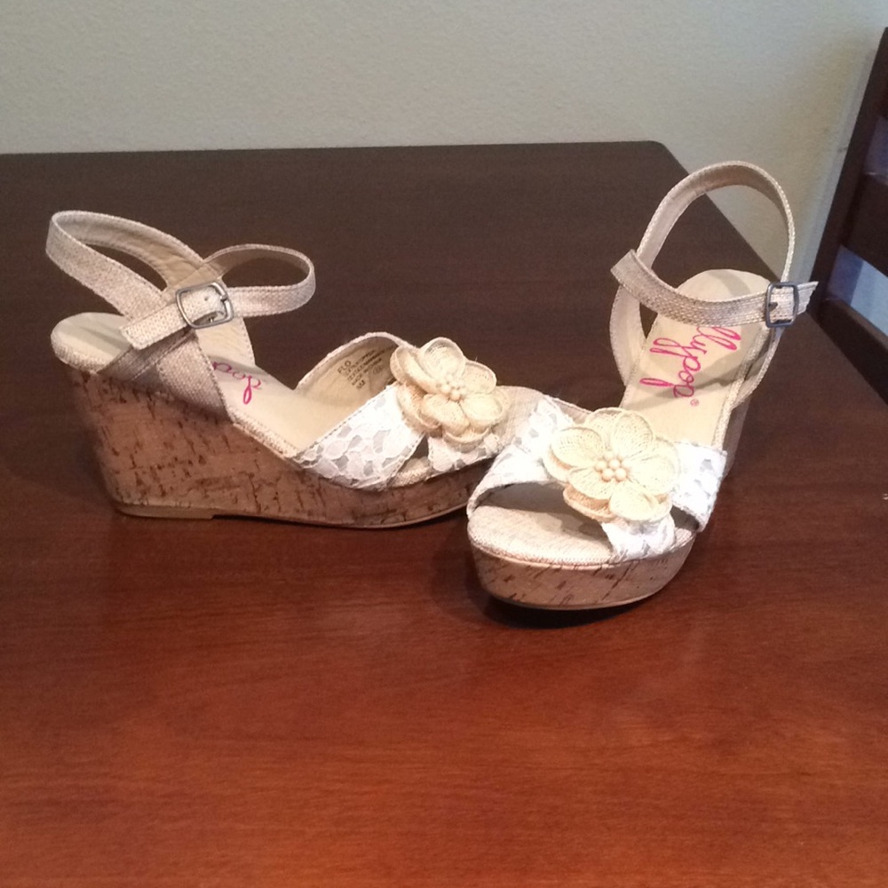 NWOT wedge spring/summer sandals