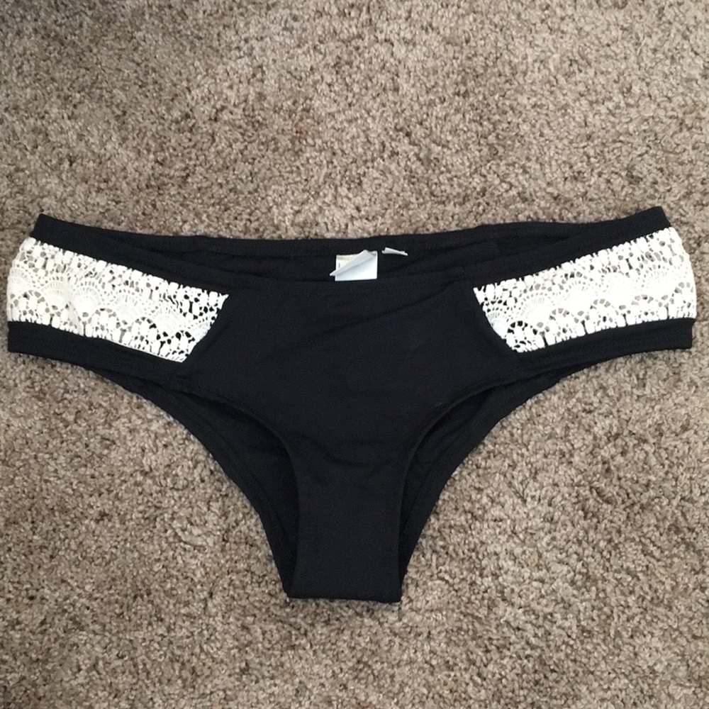 Bitsy cut bikini bottoms