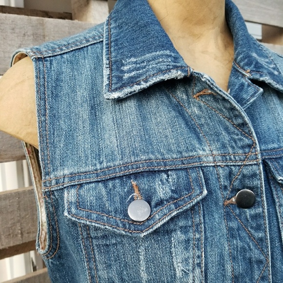 Forever 21 denim jean vest. - Picture 2 of 7