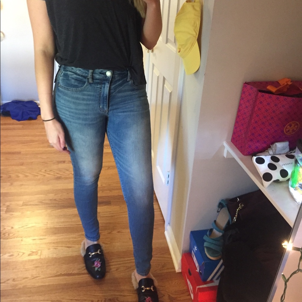 HI-Rise Stretchy Jeggings!