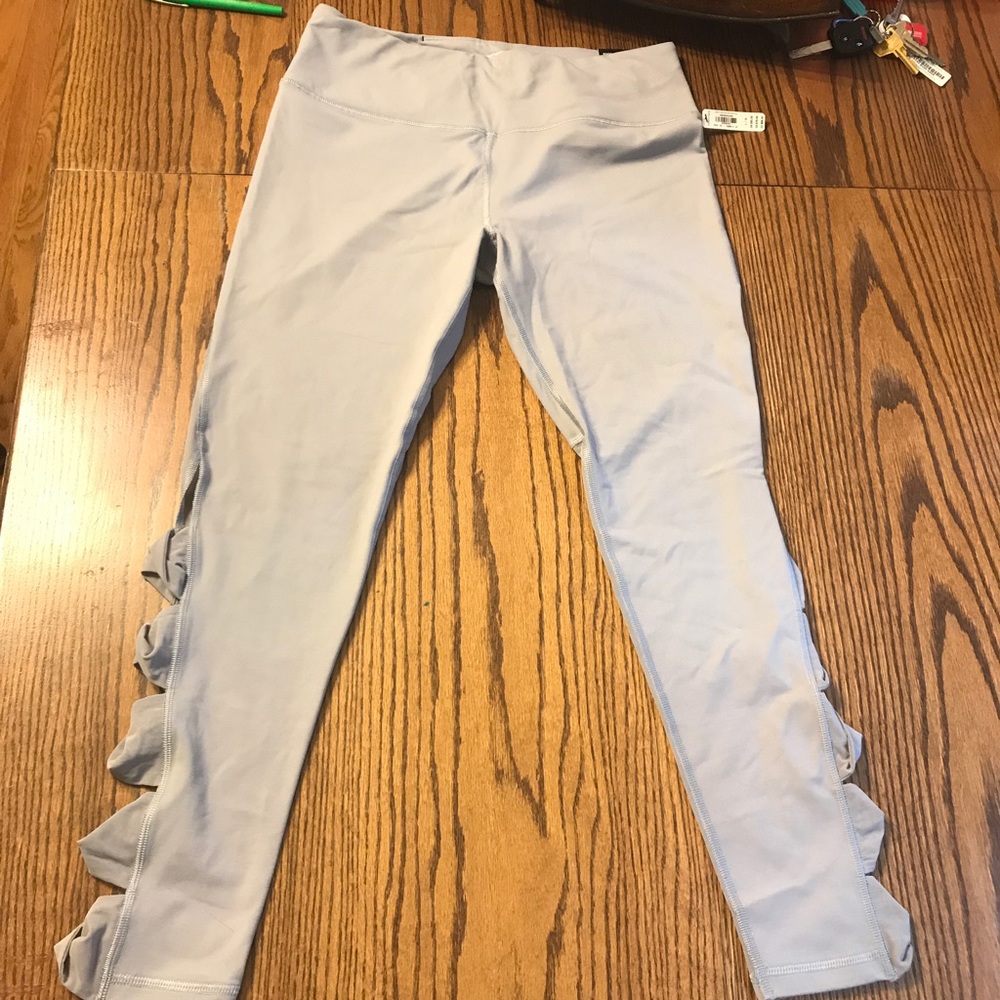 NWT Victoria's Secret Knockout Leggings Size L