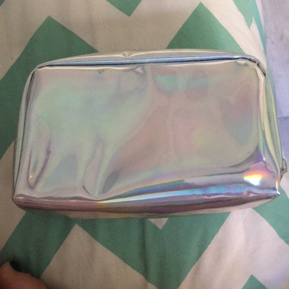 HOLOGRAPHIC COSMETIC CASE