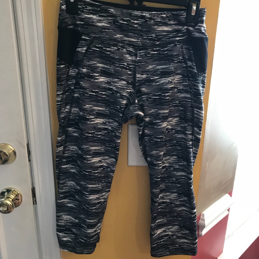 Gray black and white cropped workout pants