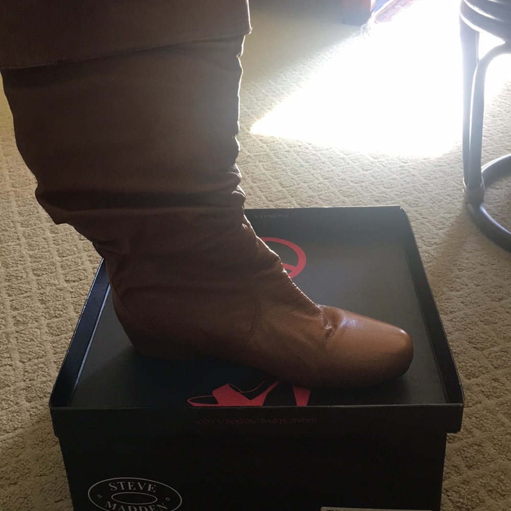 7.5 brown leather Steve Madden boots