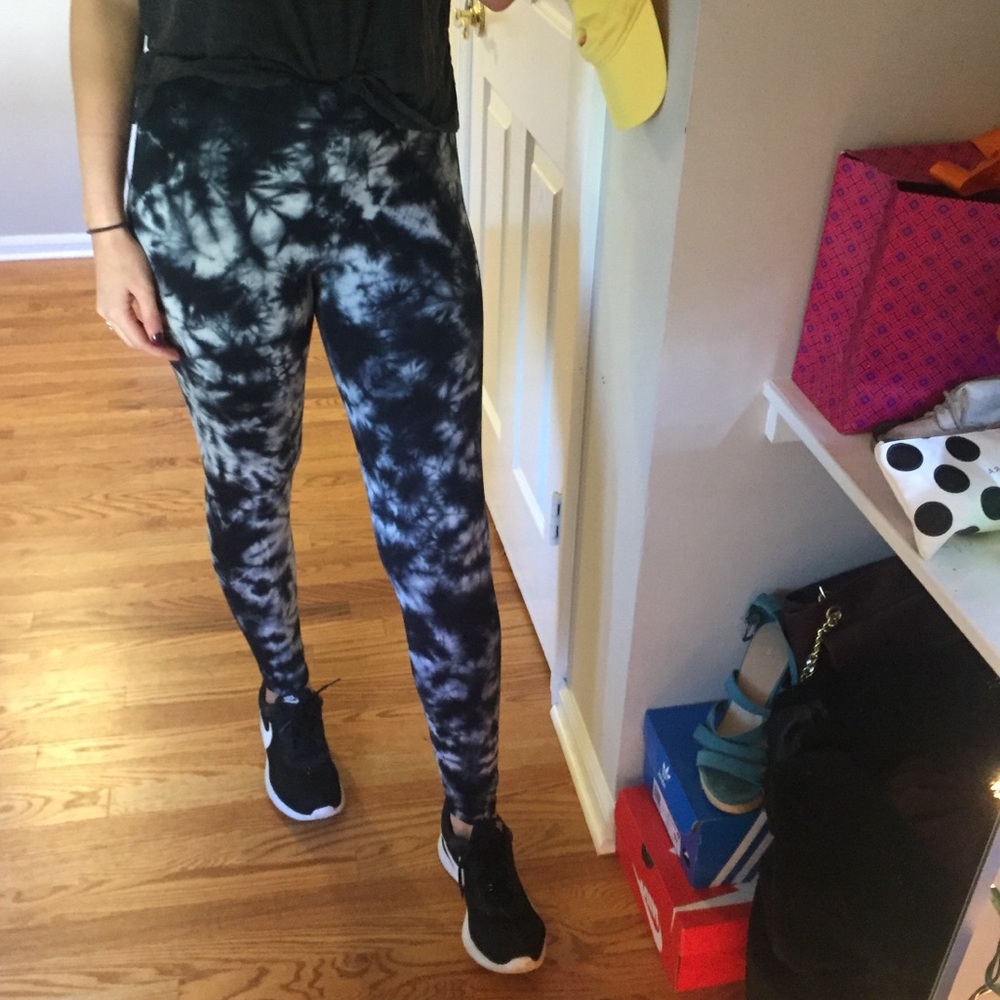 Pink acid wash leggings!