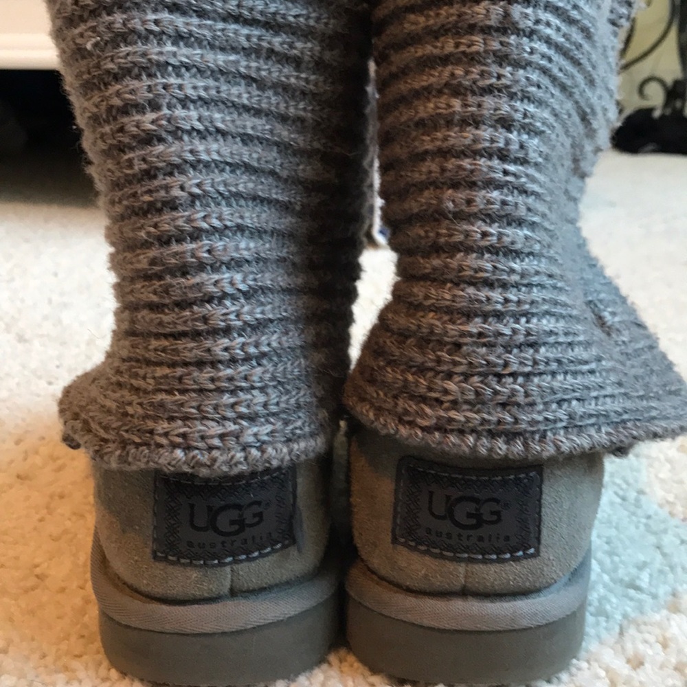 UGGS - Grey Knit - Size 6