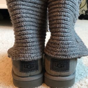 UGGS - Grey Knit - Size 6
