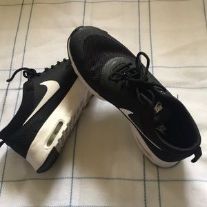 Air Max Thea!!  Size 9 women!!! ✔️just do it 