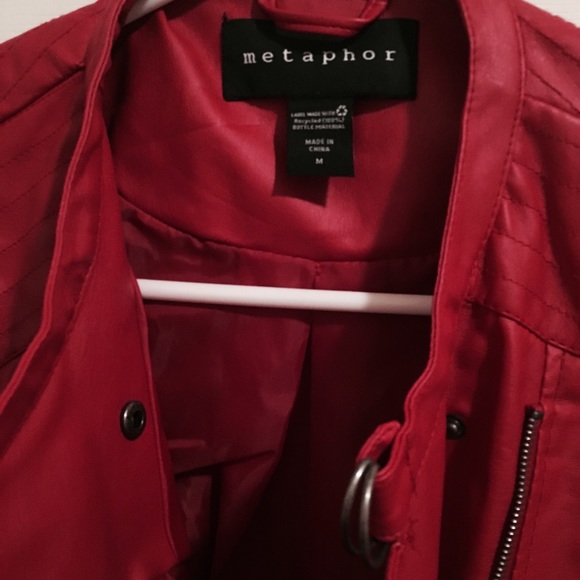 Red jacket - Picture 2 of 5