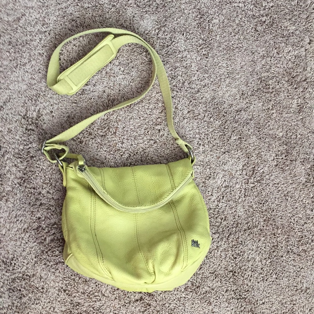 Adjustable cross body
