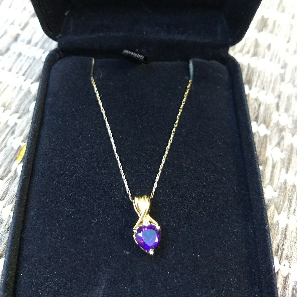 Gold necklace with Amethyst and Diamond