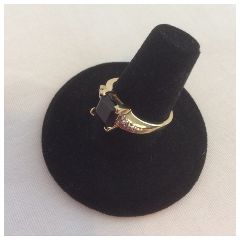 GARNET & DIAMOND RING - Picture 5 of 8