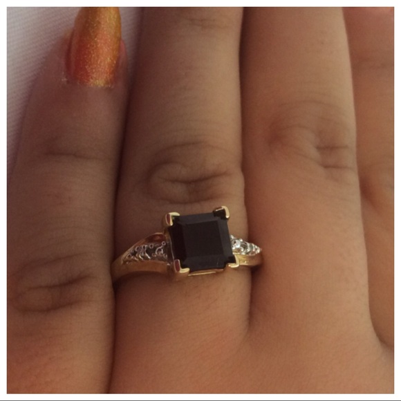 GARNET & DIAMOND RING - Picture 7 of 8