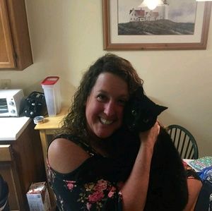 Meet your Posher, Leslie