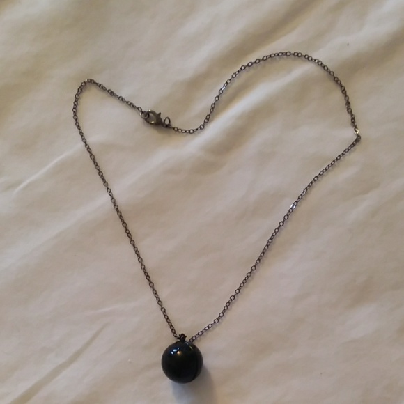 Black ball locket necklace - Picture 3 of 5
