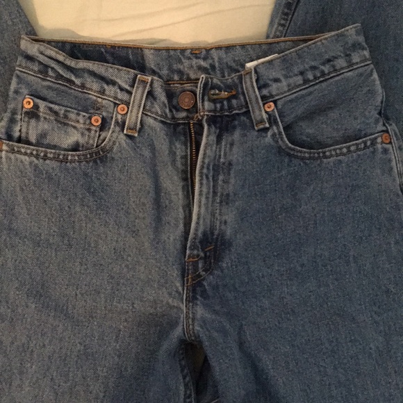 Levi’s High Waisted Jeans ⭐️ - Picture 2 of 4