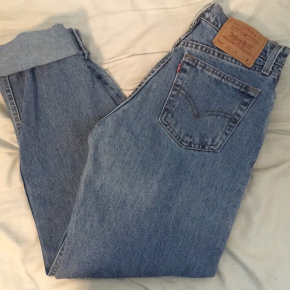 Levi’s High Waisted Jeans ⭐️ - Picture 4 of 4