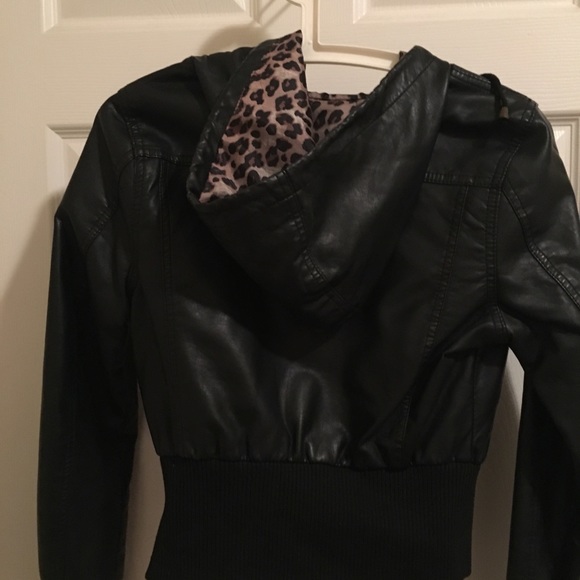 Black jacket with leopard inside - Picture 2 of 6
