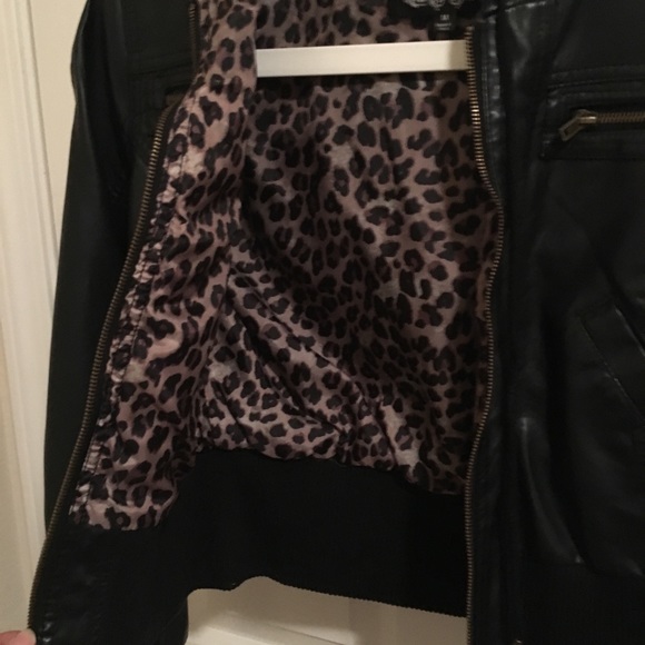 Black jacket with leopard inside - Picture 4 of 6