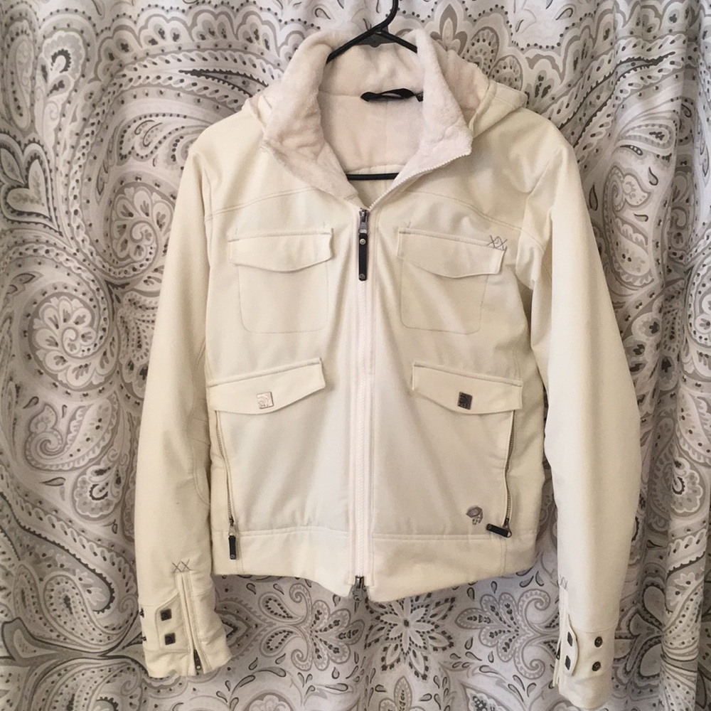 ⬇️ Mountain Hard Wear winter coat