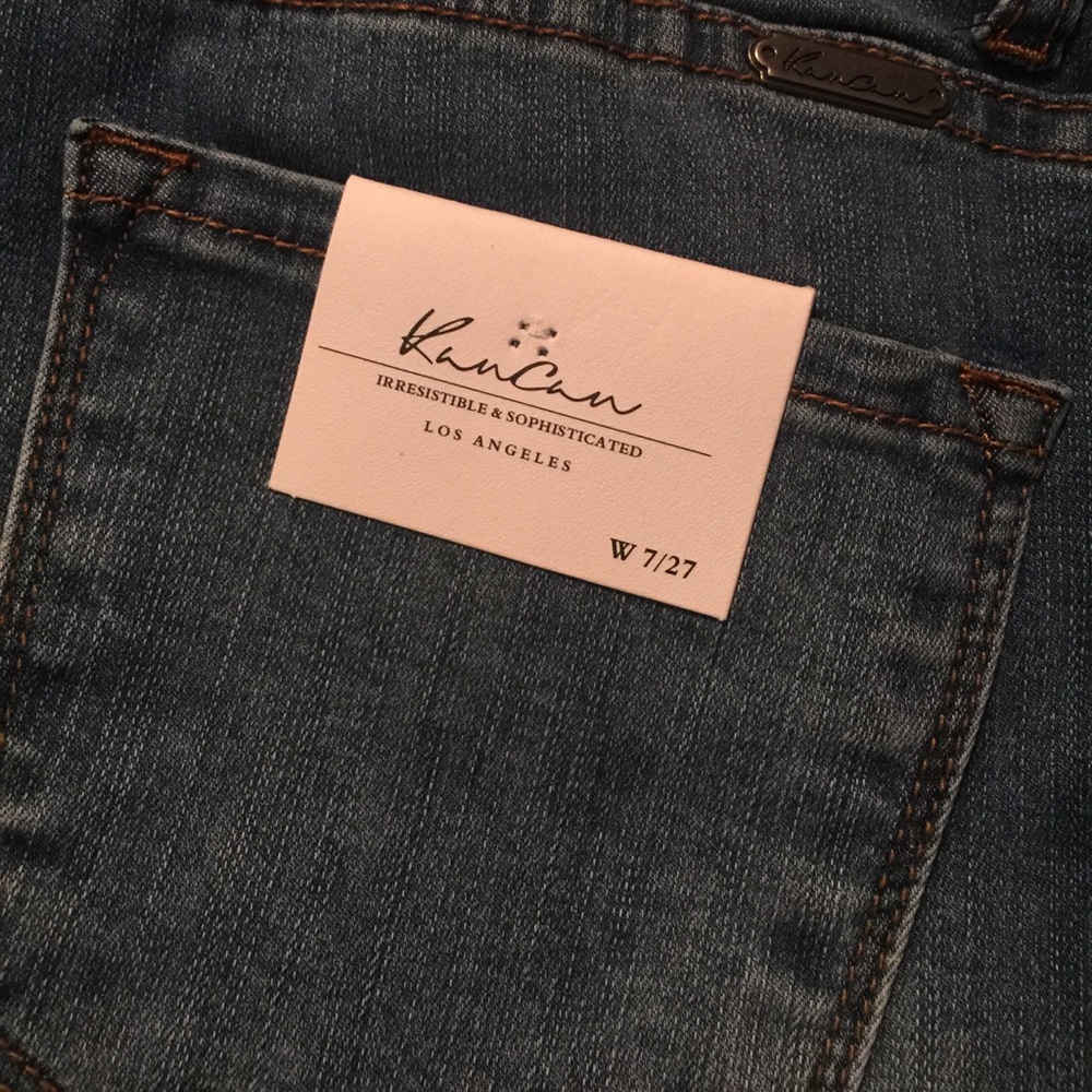 Cute torn jeans with side accents
